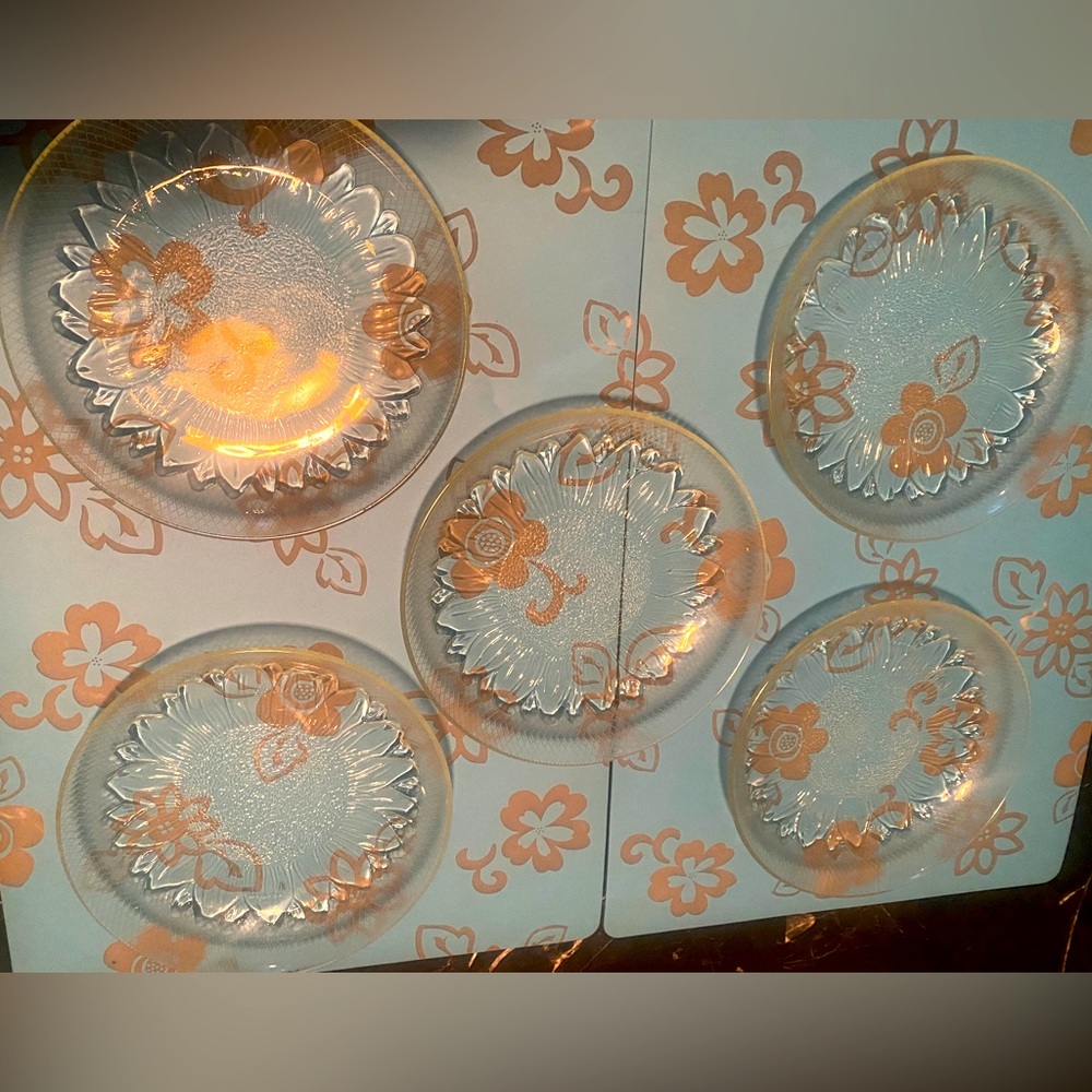 🌻PASARI🌻 5-PC SET VTG CLEAR GLASS SUNFLOWER INDONESIAN SALAD DECRETIVE PLATES
